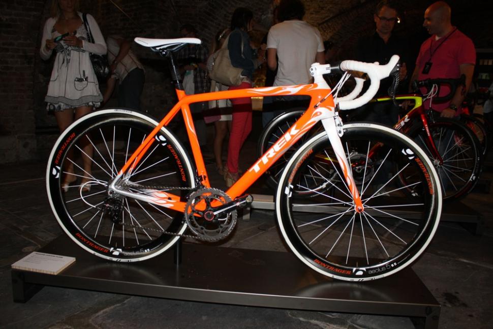 Trek store madone orange